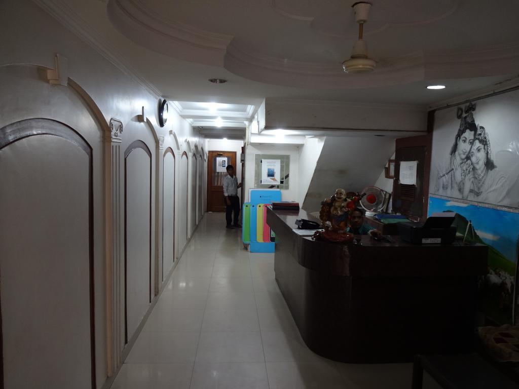 Hotel Elegant International Új-Delhi Kültér fotó