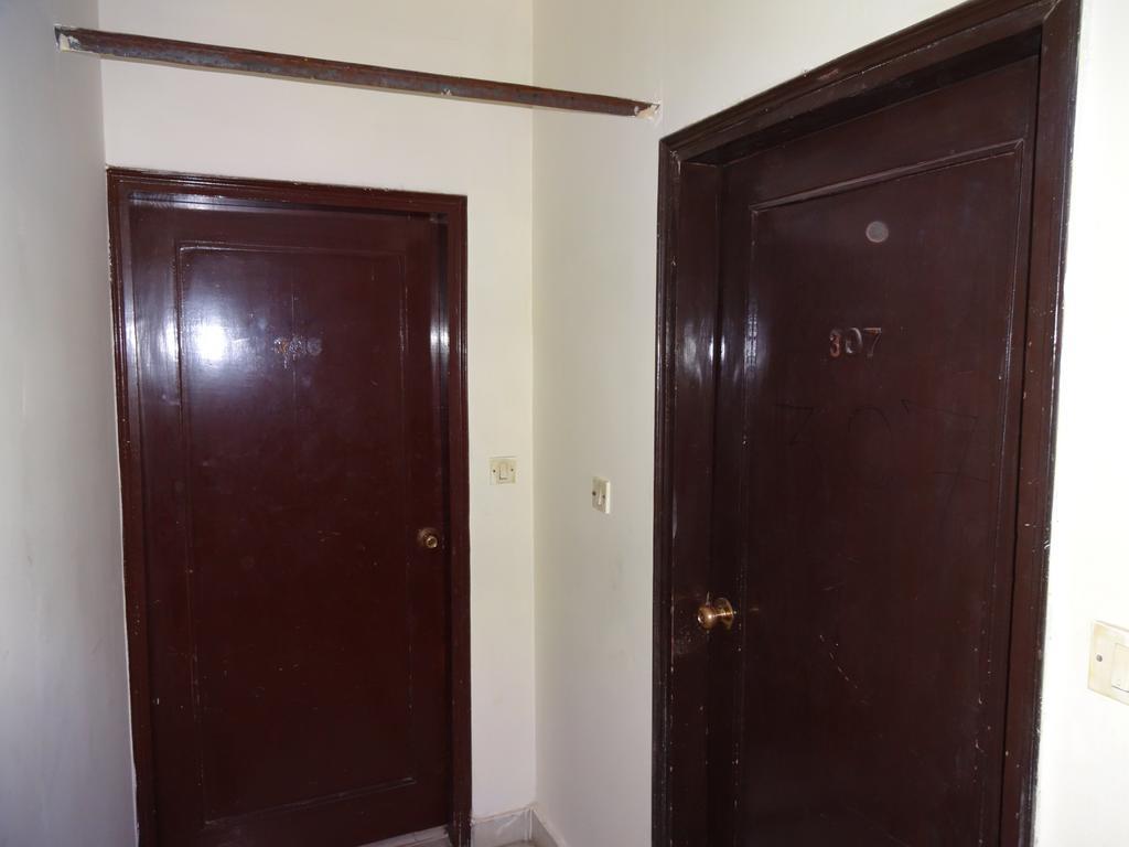 Hotel Elegant International Új-Delhi Kültér fotó