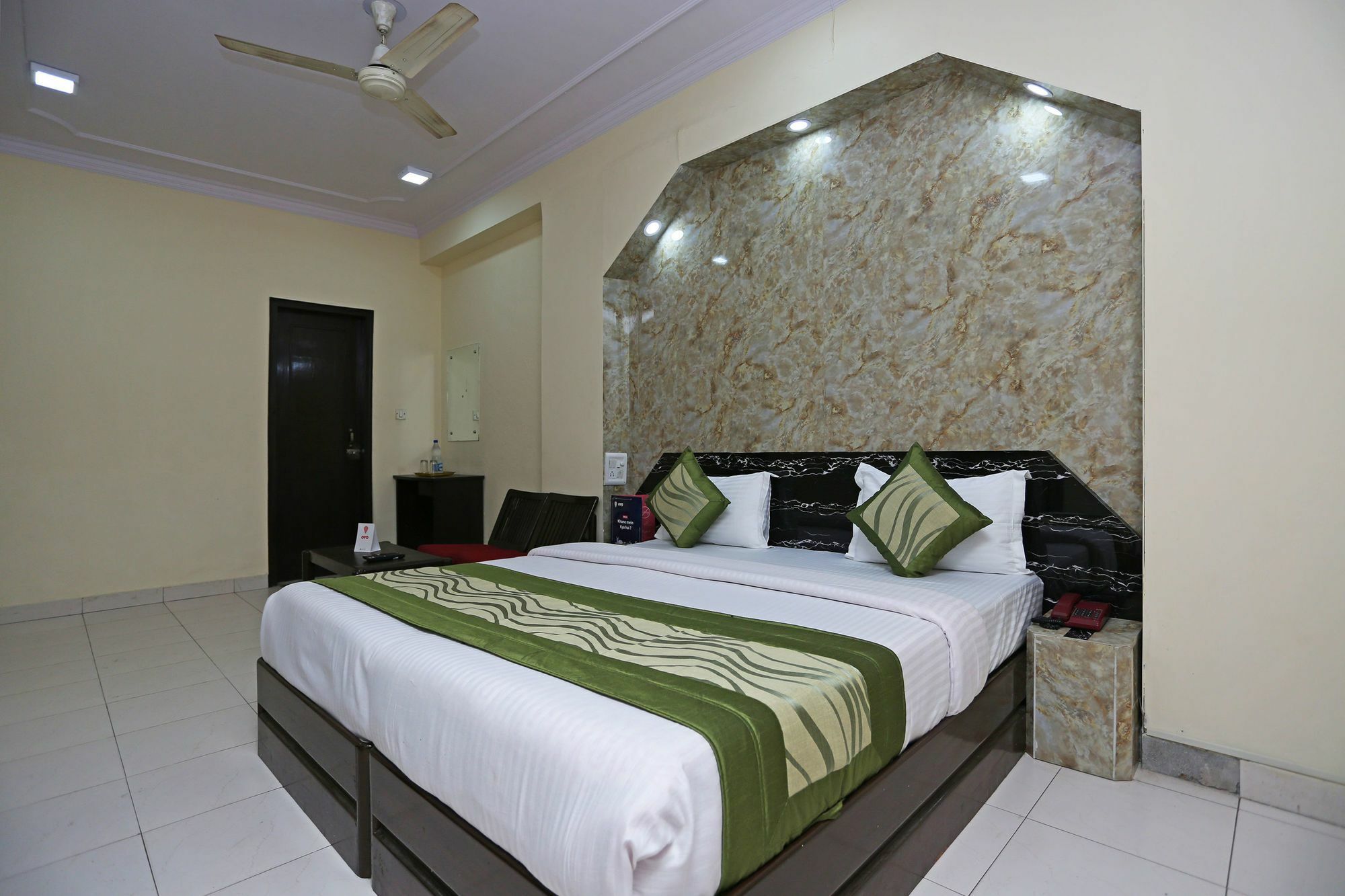 Hotel Elegant International Új-Delhi Kültér fotó